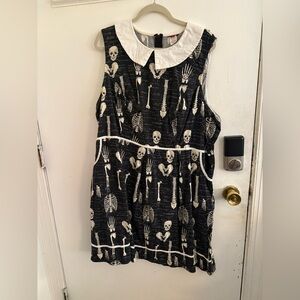 Retrolicious Skeleton Print Sleeveless Dress with White Collar